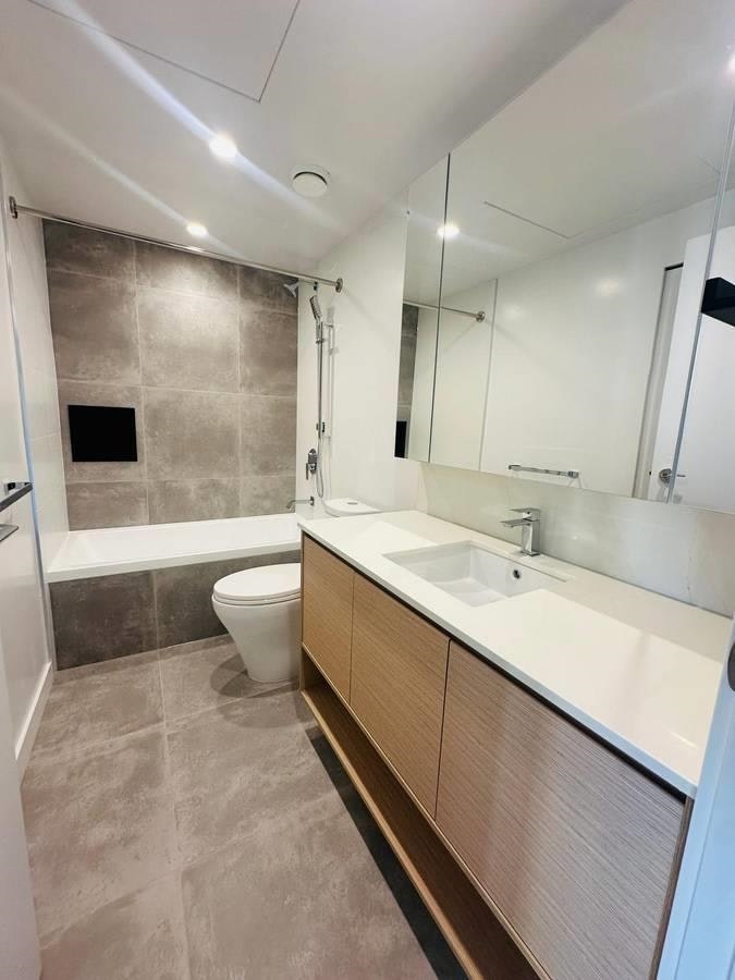 24XX-13725 George Jct, Surrey, BC, V3T 0V7 - 11