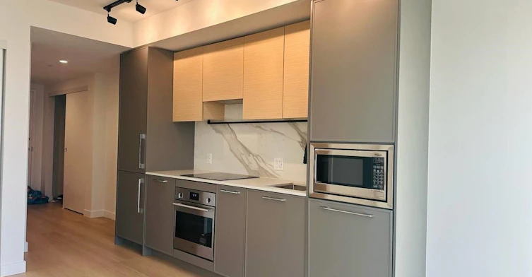24XX-13725 George Jct, Surrey, BC, V3T 0V7 - 2