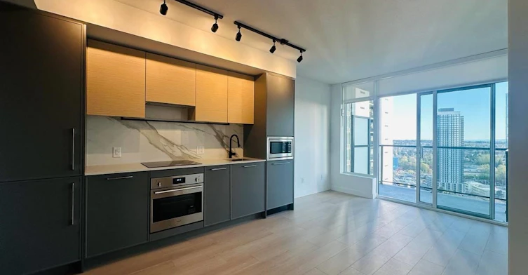 24XX-13725 George Jct, Surrey, BC, V3T 0V7 - 3