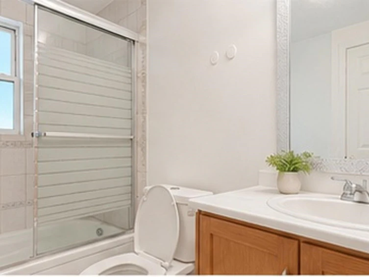 6722 124 Street, Surrey, BC, V3W 0Z7 - 8
