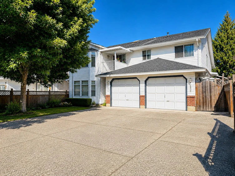 6722 124 Street, Surrey, BC, V3W 0Z7