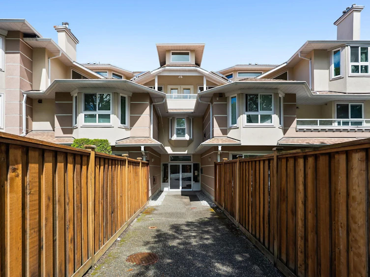 302-19721 64 Avenue, Langley, BC, V2Y 1L1