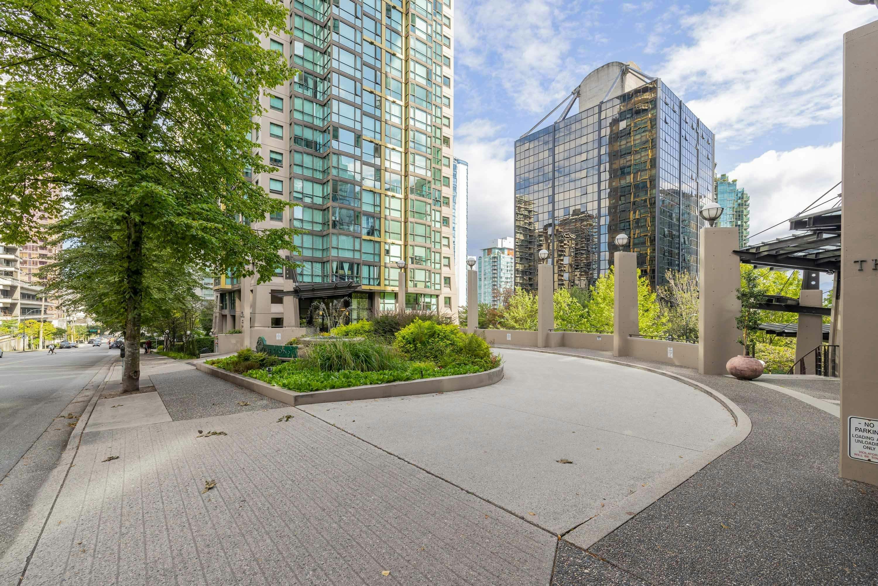 411-1367 Alberni Street - 3
