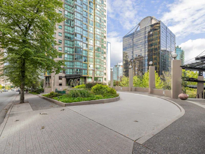 411-1367 Alberni Street - 3