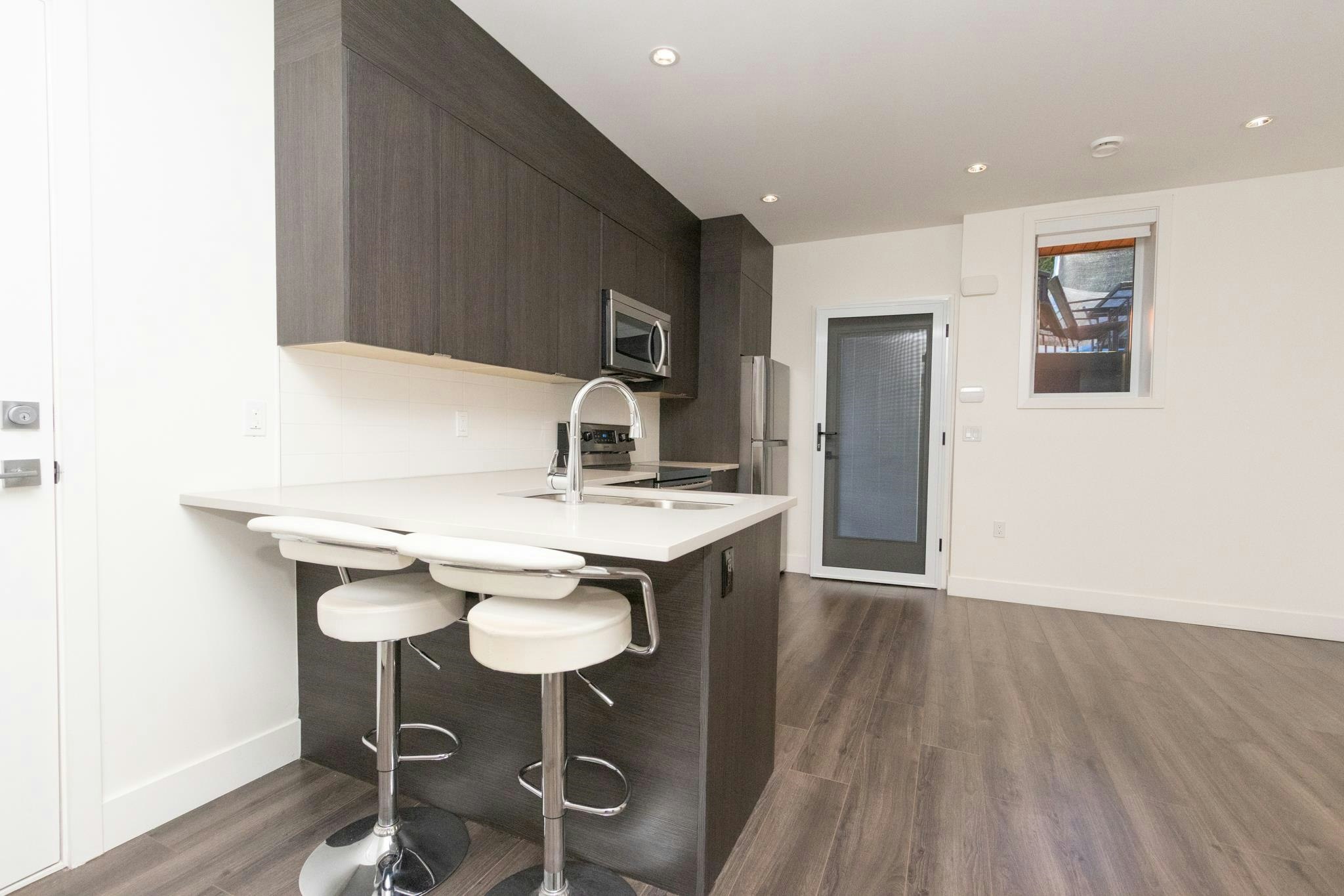 Suite-7230 Kitchener Street, Burnaby, BC, V5A 1L6 - 3