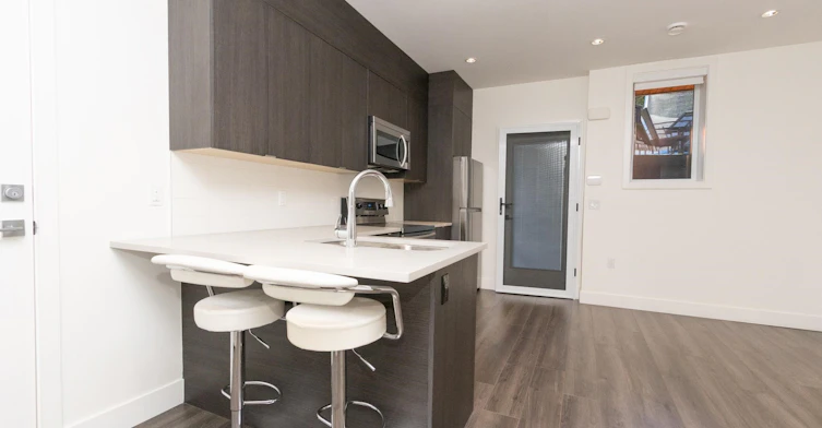 Suite-7230 Kitchener Street, Burnaby, BC, V5A 1L6 - 3