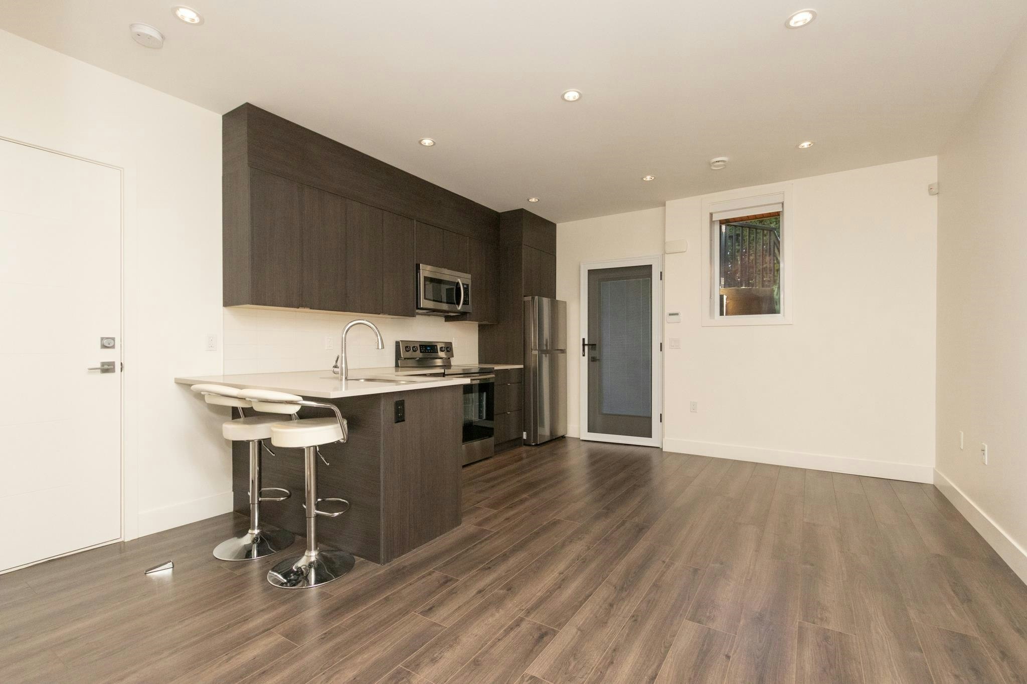 Suite-7230 Kitchener Street, Burnaby, BC, V5A 1L6 - 2