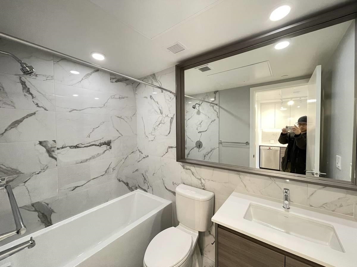 11XX-10626 City Parkway, Surrey, BC, V3T 0S3 - 6