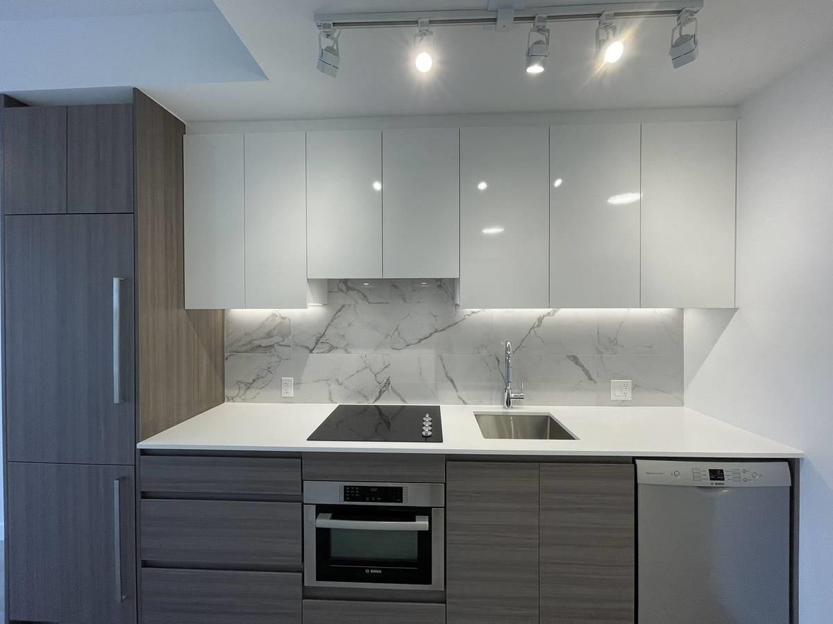 11XX-10626 City Parkway, Surrey, BC, V3T 0S3
