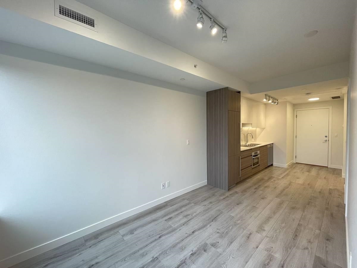 11XX-10626 City Parkway, Surrey, BC, V3T 0S3 - 5
