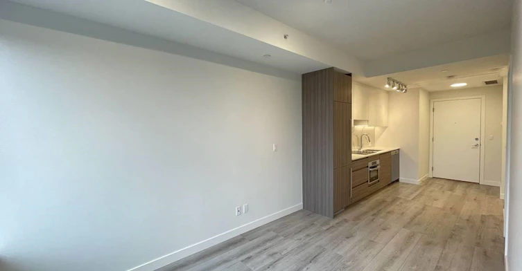 11XX-10626 City Parkway, Surrey, BC, V3T 0S3 - 5