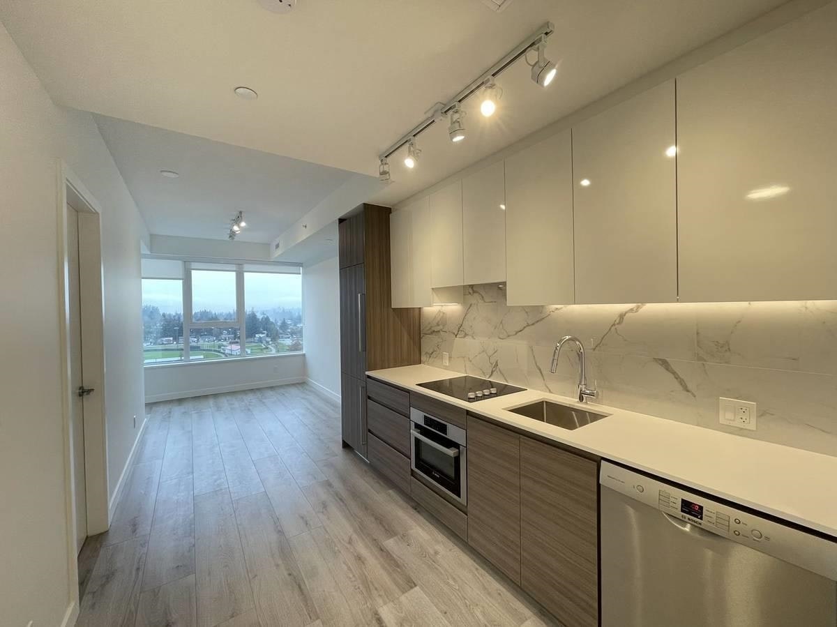 11XX-10626 City Parkway, Surrey, BC, V3T 0S3 - 2