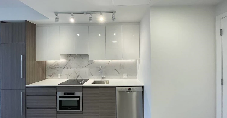11XX-10626 City Parkway, Surrey, BC, V3T 0S3 - 3