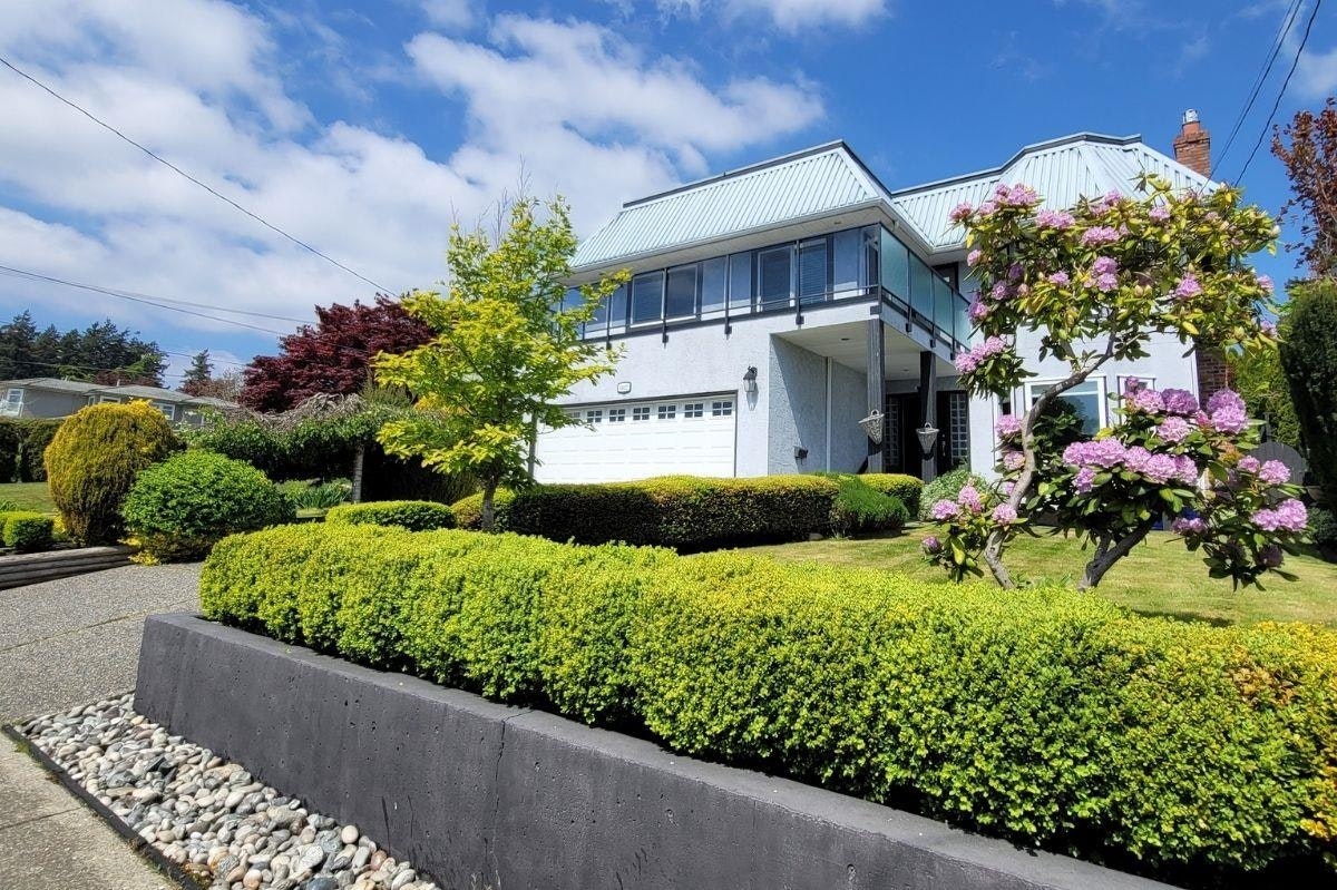 15627 Buena Vista Avenue, Surrey, BC, V4B 1Z3