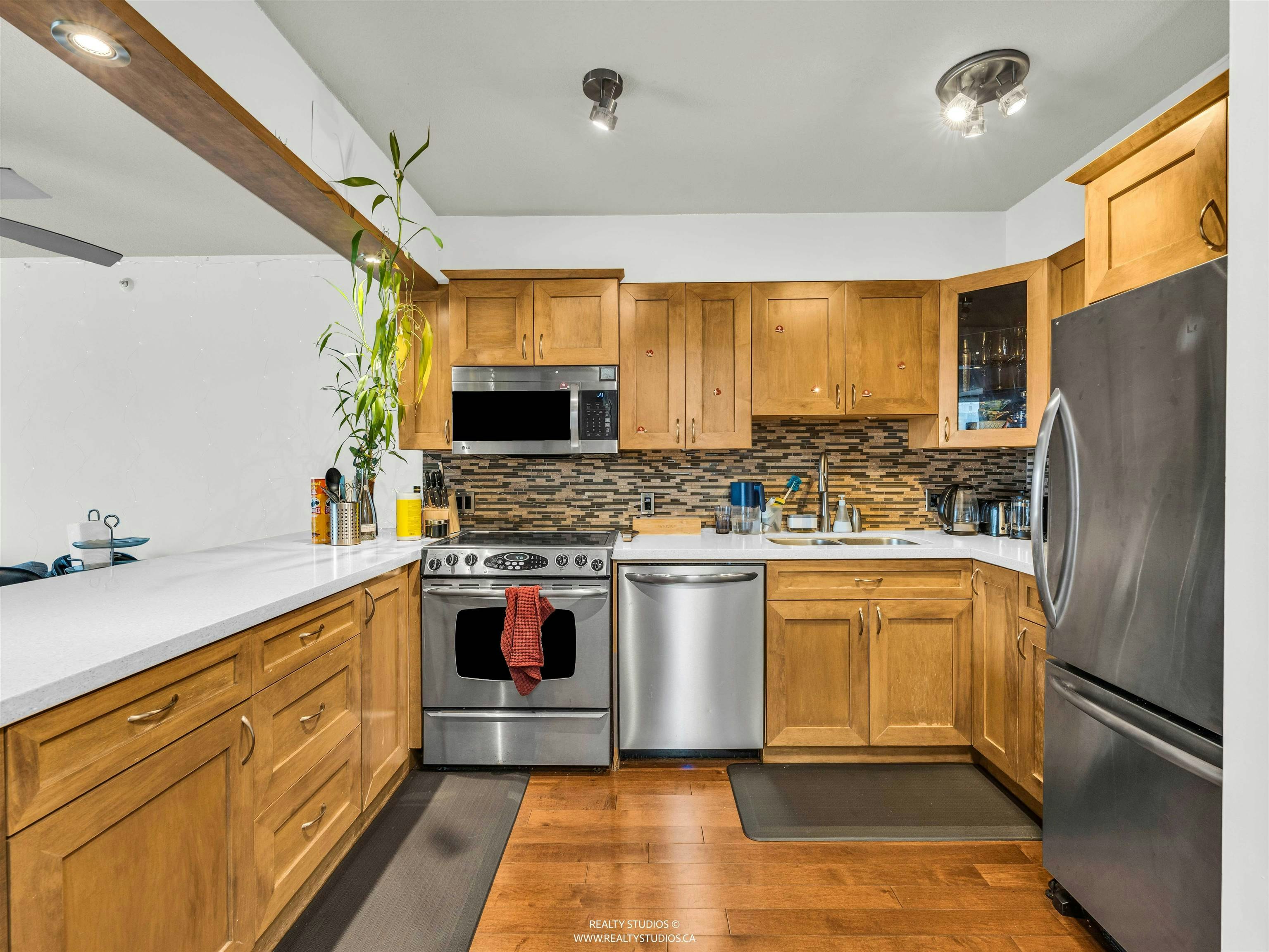 2001-950 Cambie Street, Vancouver, BC, V6B 5X5 - 7
