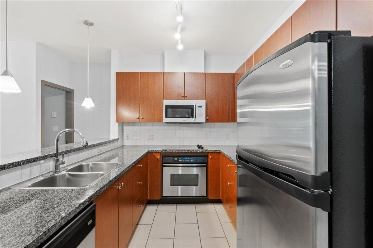 312-100 Capilano Road - 4
