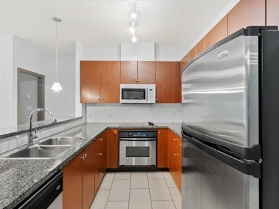 312-100 Capilano Road - 4