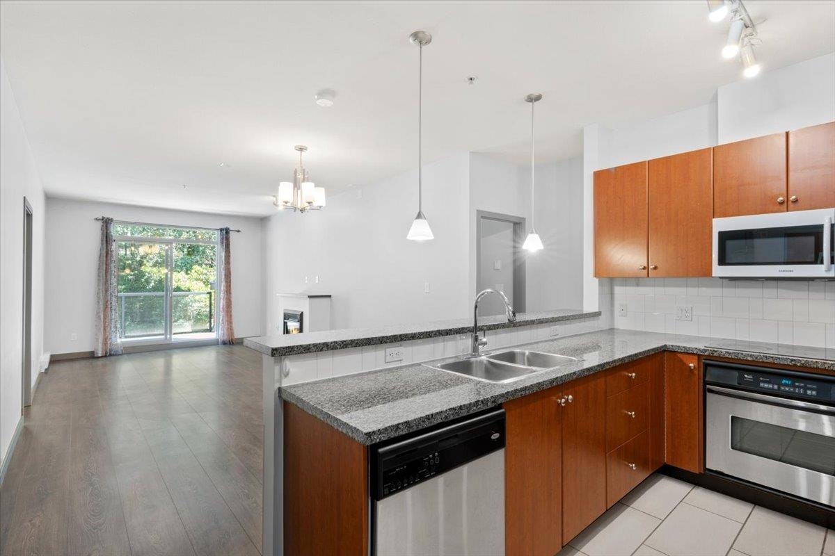 312-100 Capilano Road - 3
