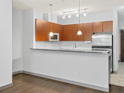312-100 Capilano Road - 5
