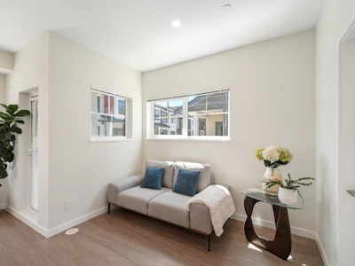 144-19451 Sutton Avenue - 5