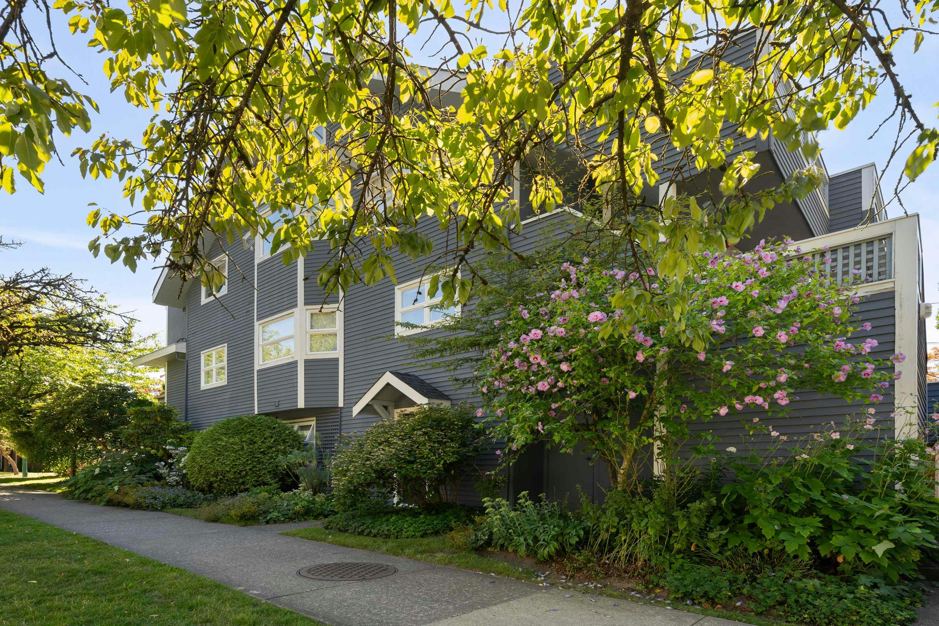 3085 Maple Street, Vancouver, BC, V6J 4W7