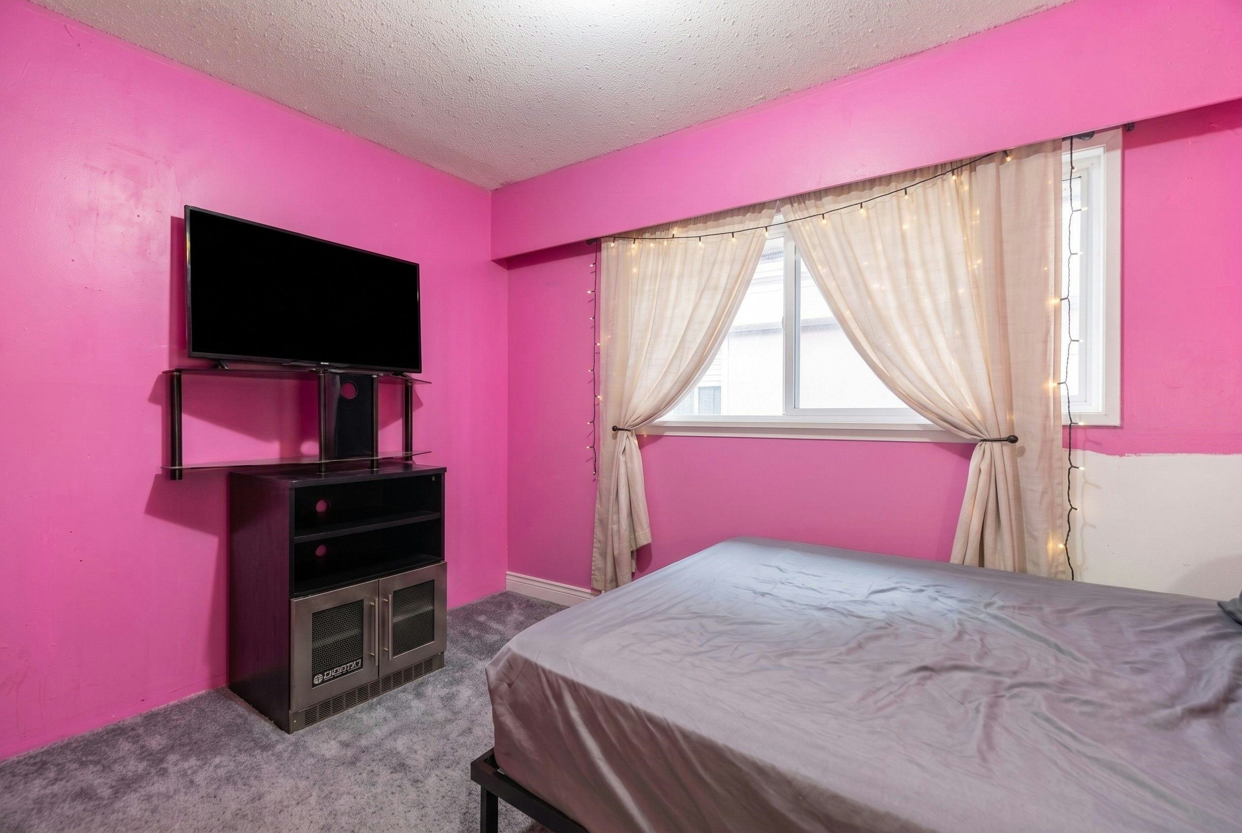 14042 110 Avenue, Surrey, BC, V3R 1Z2 - 14