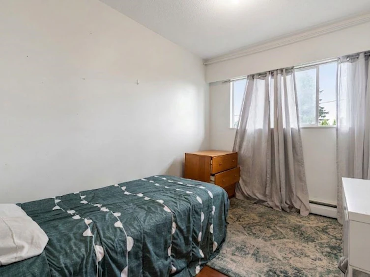 14042 110 Avenue, Surrey, BC, V3R 1Z2 - 13