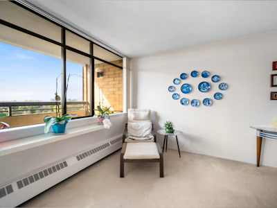 1310-6631 Minoru Boulevard - 3