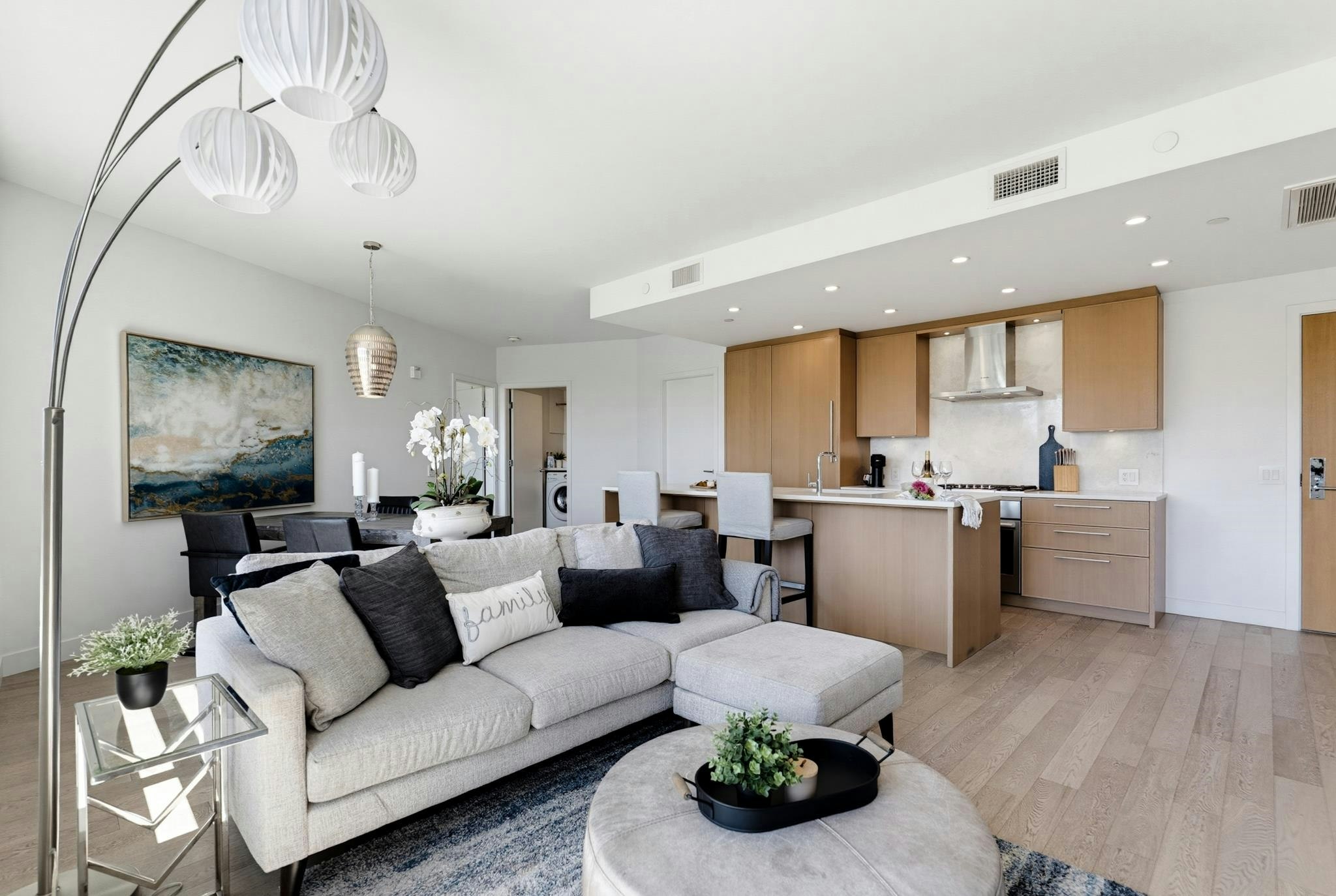 409-3220 Connaught Crescent, North Vancouver, BC, V7R 0A5