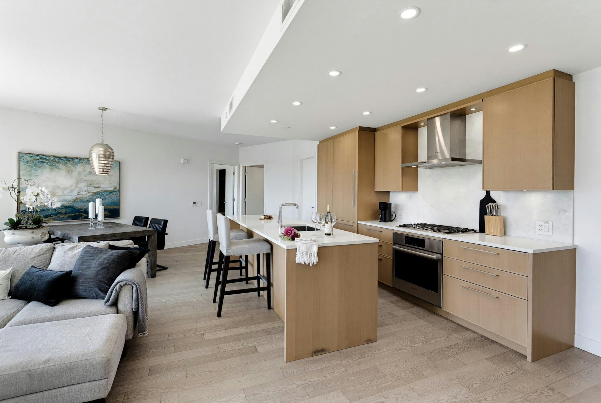 409-3220 Connaught Crescent - 5