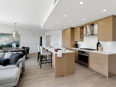 409-3220 Connaught Crescent - 5