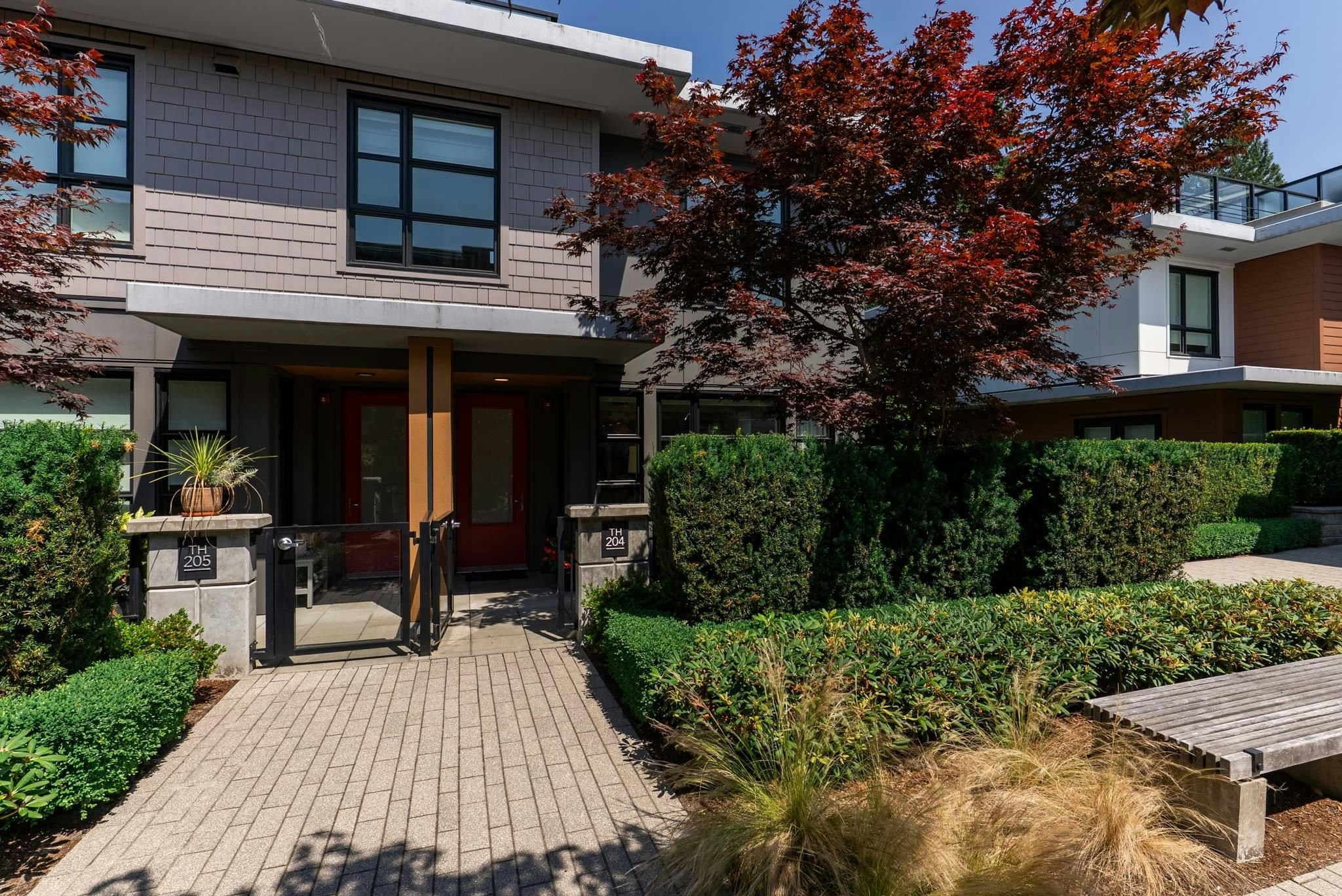 204-1055 Ridgewood Drive, North Vancouver, BC, V7R 0A5