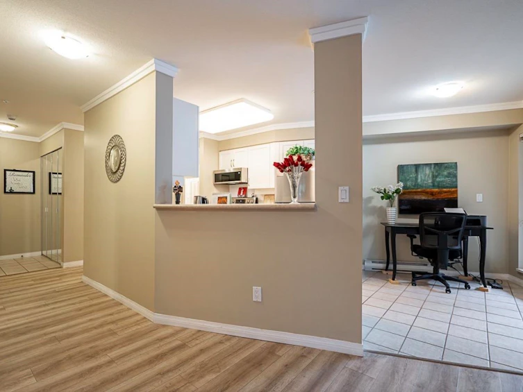 210-15150 29a Avenue, Surrey, BC, V4P 3B1 - 4