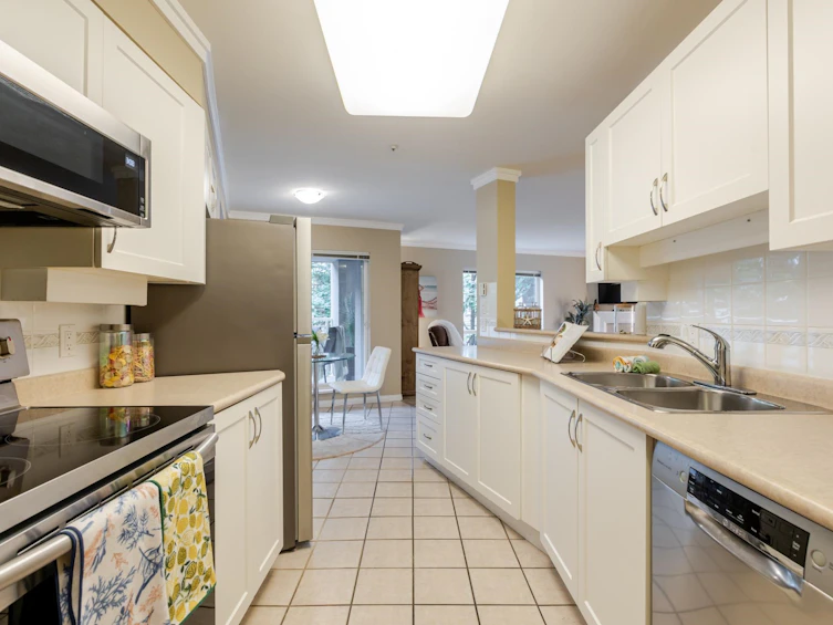 210-15150 29a Avenue, Surrey, BC, V4P 3B1 - 20