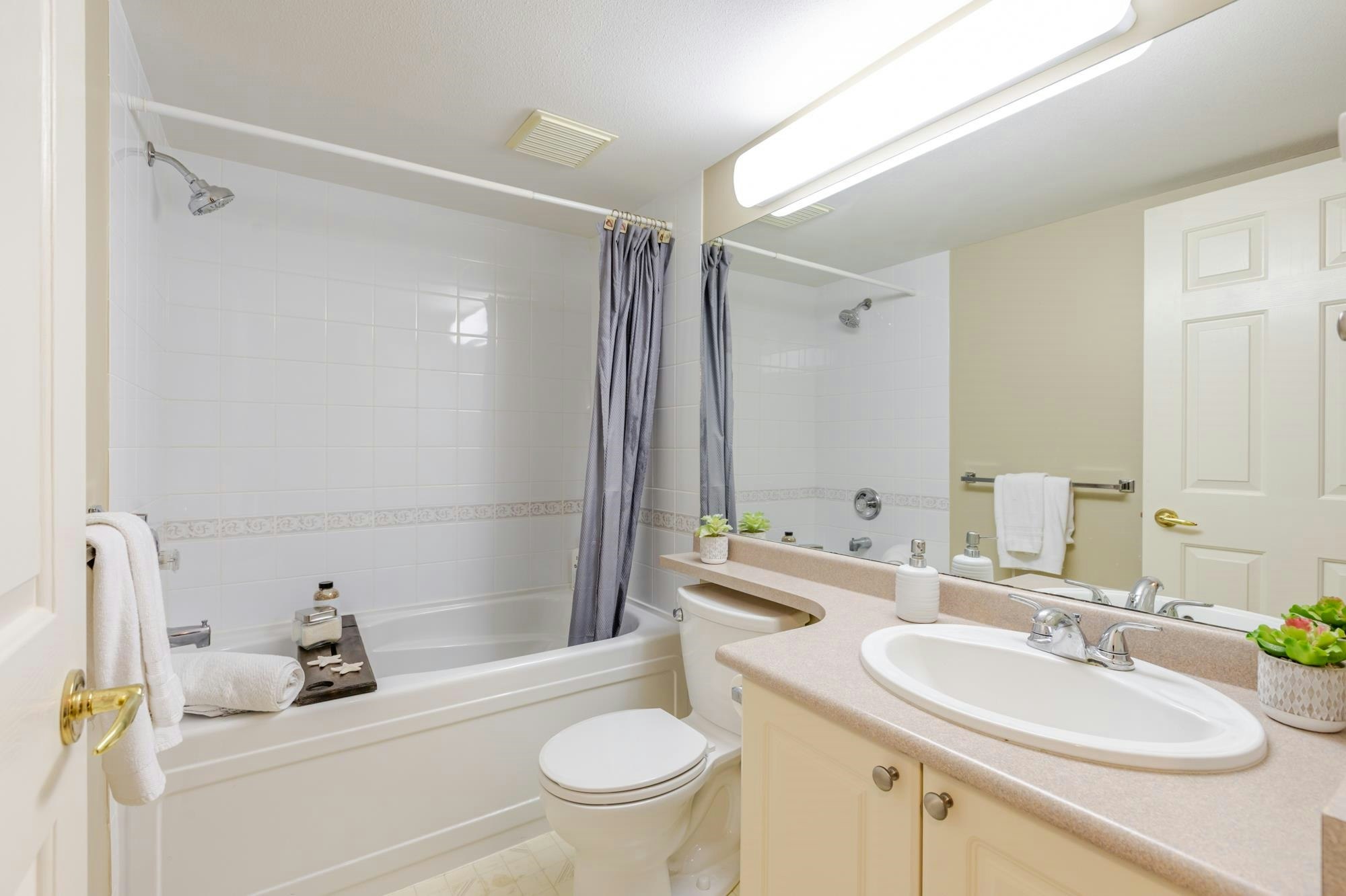 210-15150 29a Avenue, Surrey, BC, V4P 3B1 - 30