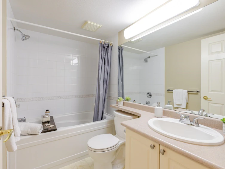210-15150 29a Avenue, Surrey, BC, V4P 3B1 - 30