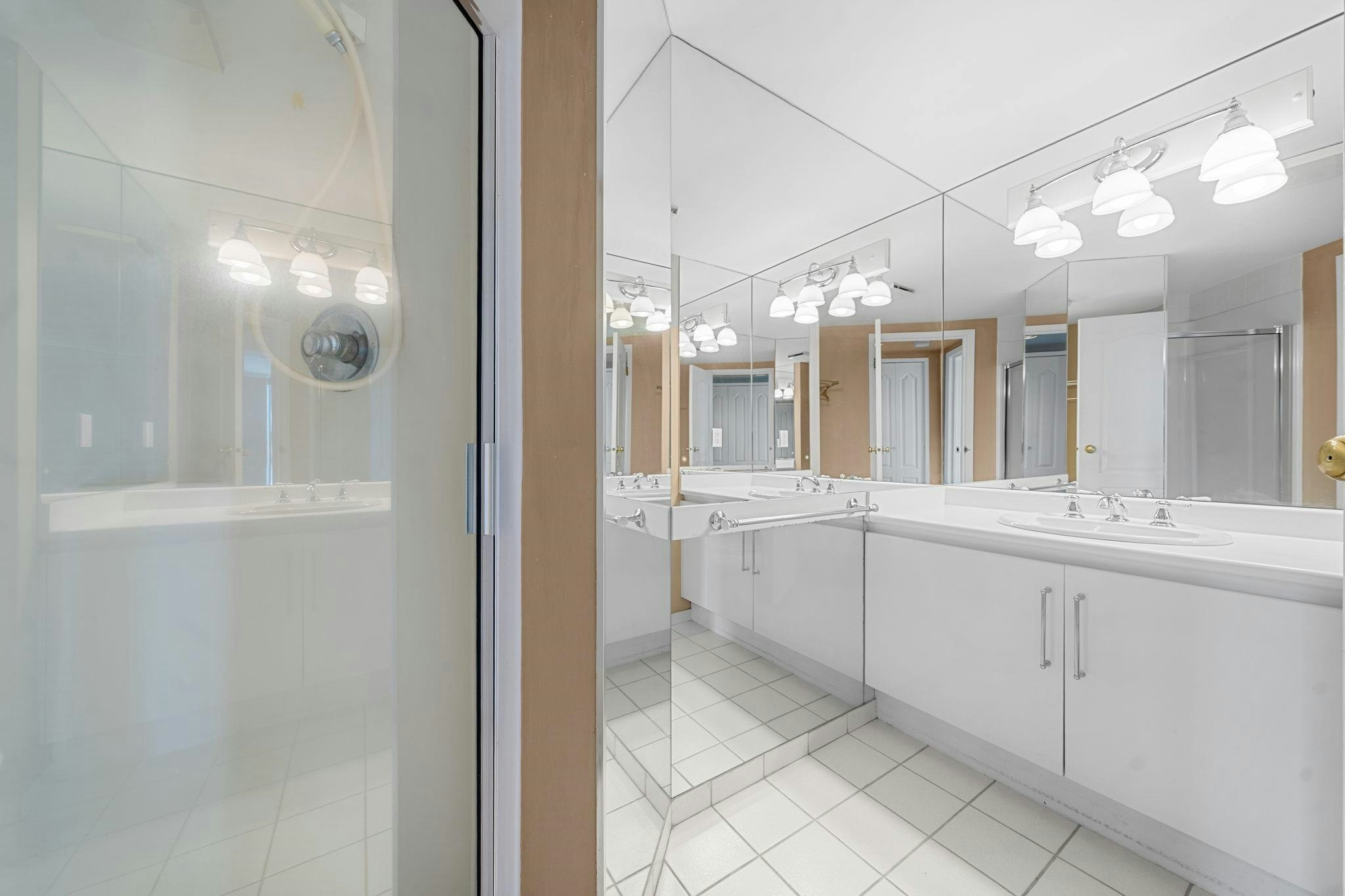 1201-120 W 2nd Street, North Vancouver, BC, V7M 1C3 - 23