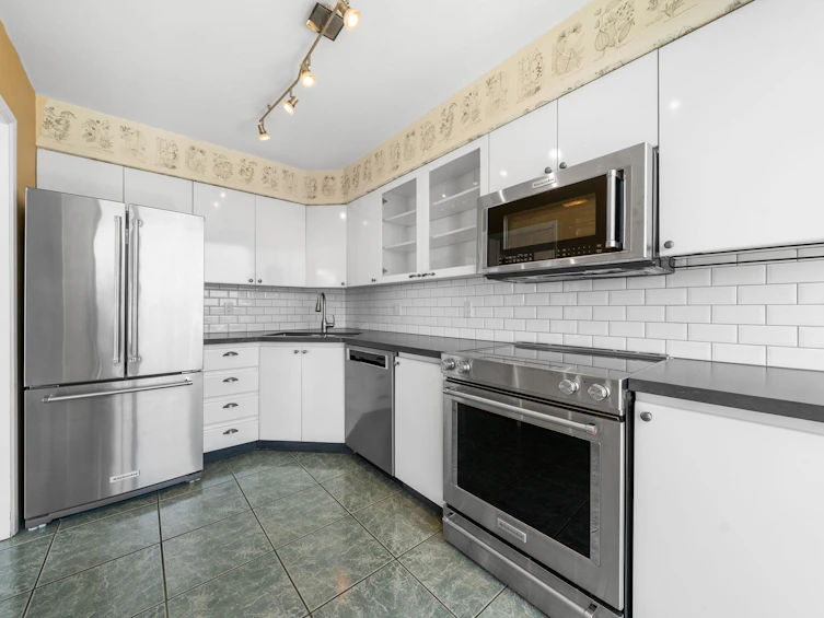 1201-120 W 2nd Street, North Vancouver, BC, V7M 1C3 - 12