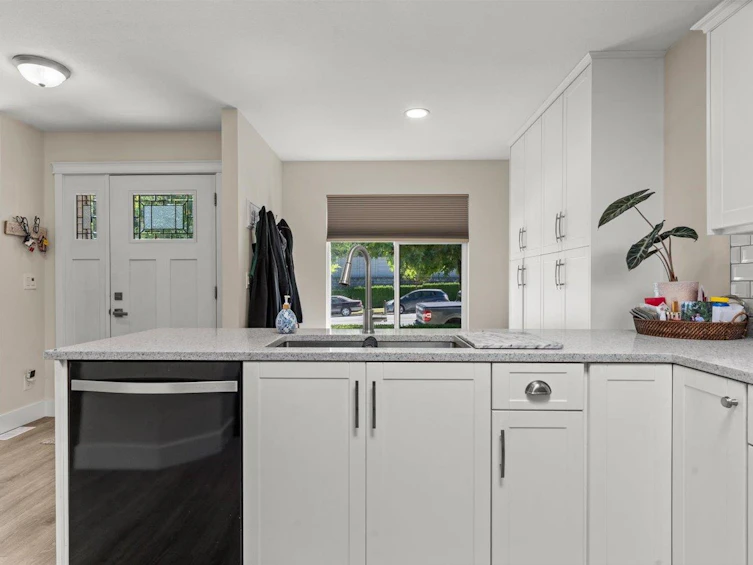 34251 King Road, Abbotsford, BC, V2S 7N2 - 9