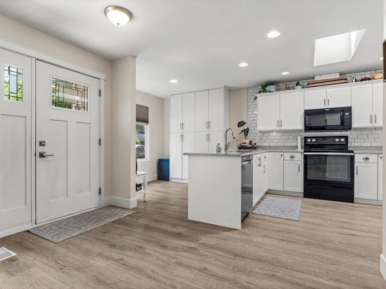 34251 King Road, Abbotsford, BC, V2S 7N2 - 5
