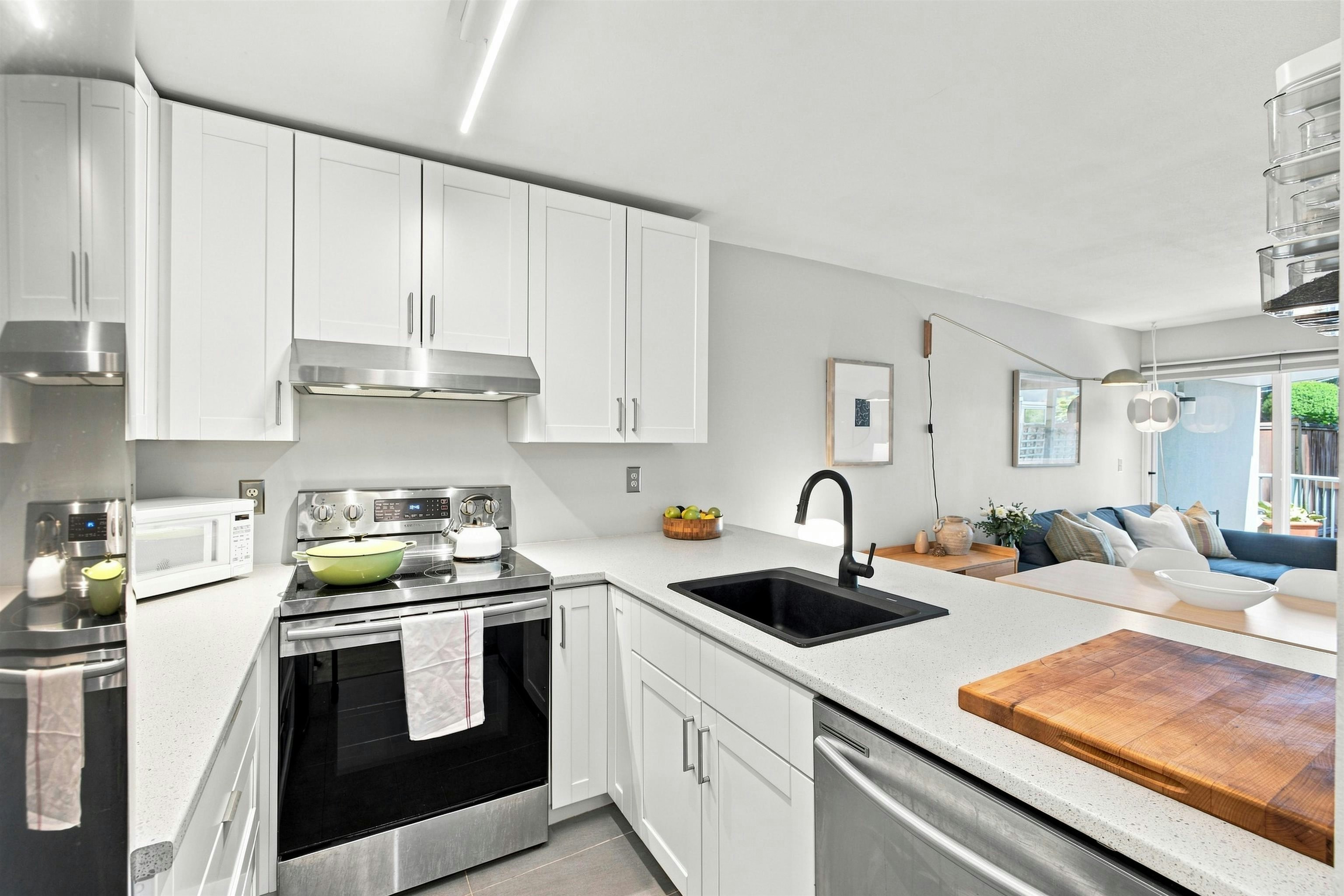 108-2020 W 8th Avenue, Vancouver, BC, V6J 1W5 - 10