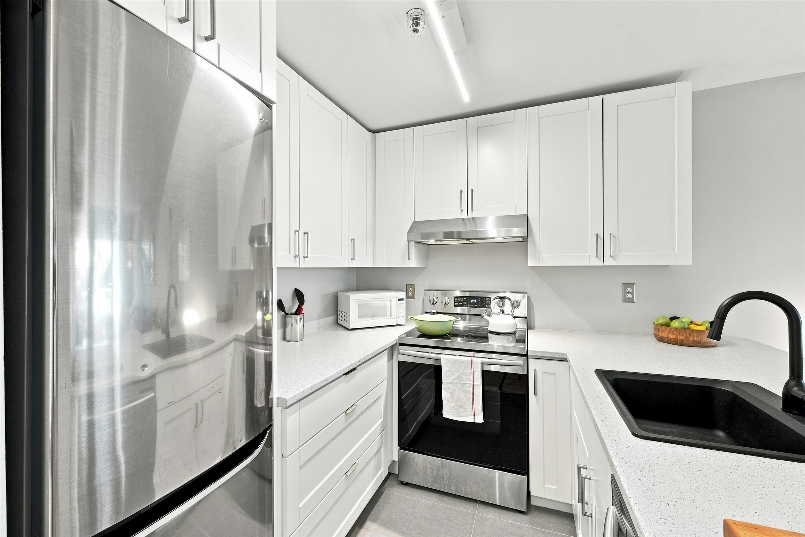 108-2020 W 8th Avenue, Vancouver, BC, V6J 1W5 - 11
