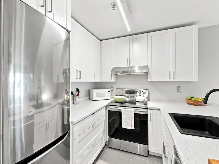 108-2020 W 8th Avenue, Vancouver, BC, V6J 1W5 - 11