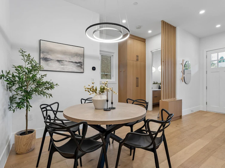 1234 E 19th Avenue, Vancouver, BC, V5V 1L3 - 7