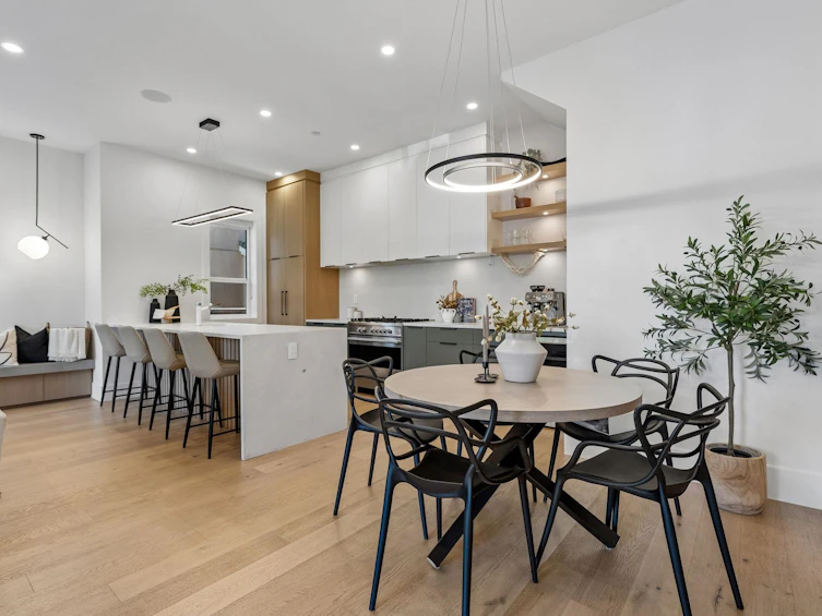 1234 E 19th Avenue, Vancouver, BC, V5V 1L3 - 8