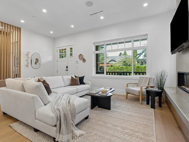 1234 E 19th Avenue, Vancouver, BC, V5V 1L3 - 2