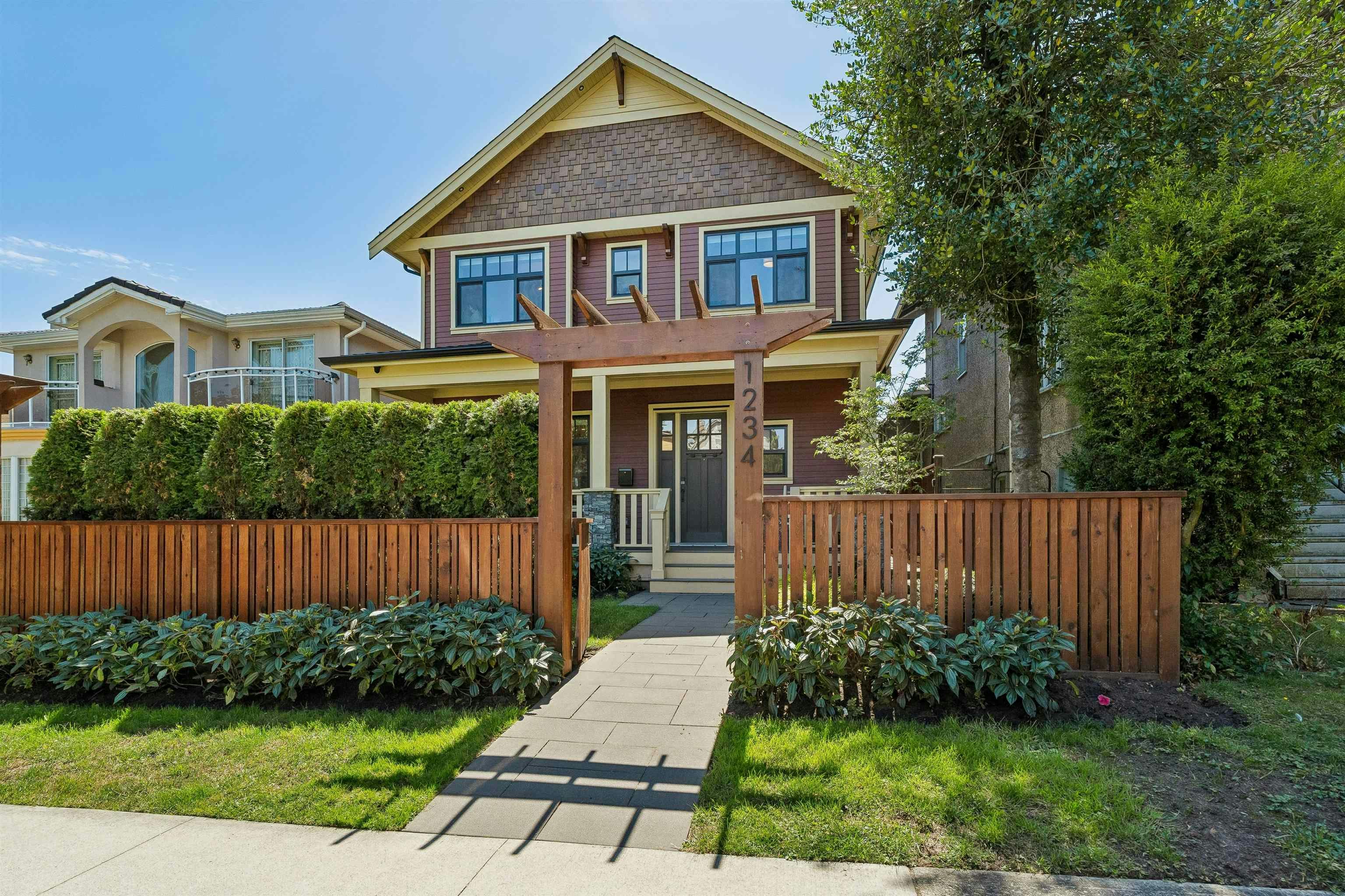 1234 E 19th Avenue, Vancouver, BC, V5V 1L3