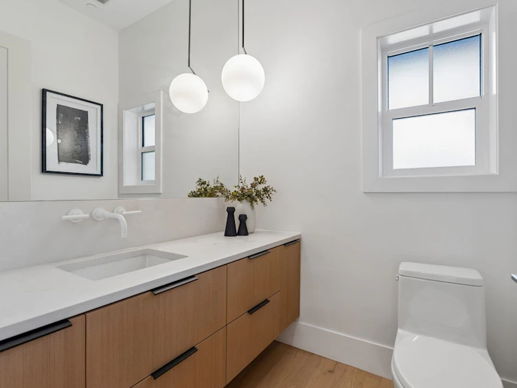 1234 E 19th Avenue, Vancouver, BC, V5V 1L3 - 19
