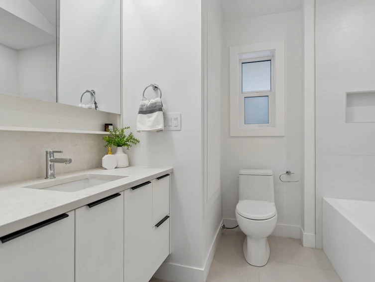 1234 E 19th Avenue, Vancouver, BC, V5V 1L3 - 17