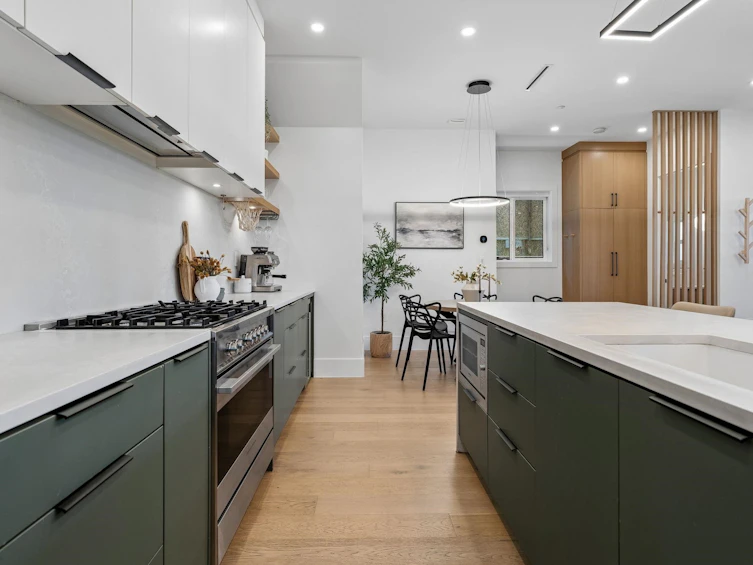 1234 E 19th Avenue, Vancouver, BC, V5V 1L3 - 13